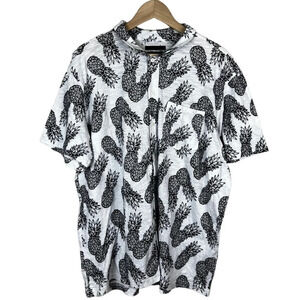 Banana Republic • Pineapple Print Cotton Button Down Short Sleeve Shirt
